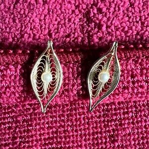Sarah Coventry Gold-Tone Filigree Leaf Clip-On Earrings with Pearl